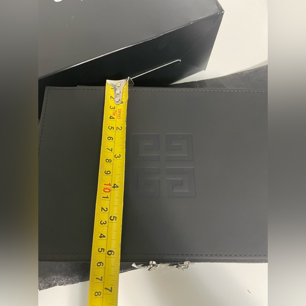 Givenchy makeup box - Picture 12 of 14